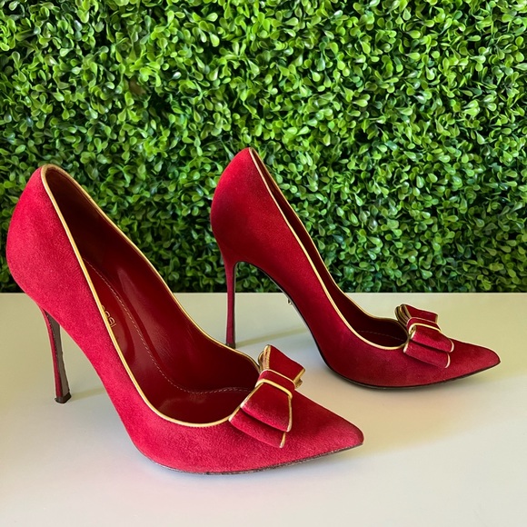 Shoes - Picture 2 of 7